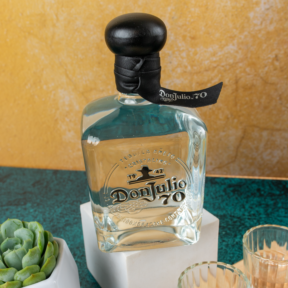 Don Julio con Tabla Personalizada y Suculenta - Kit