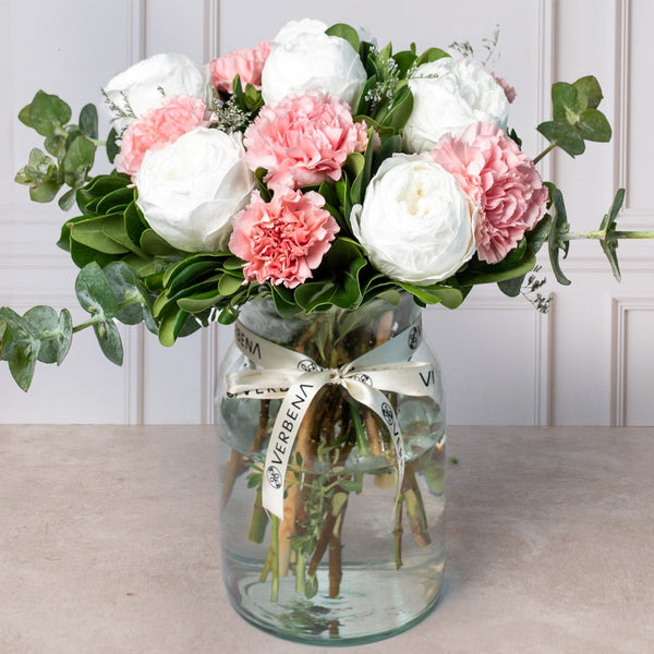 Pura Vida - Peonia Blanca y Clavel Rosa